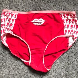 Bundle of three Tuesday Bassen size L underwear